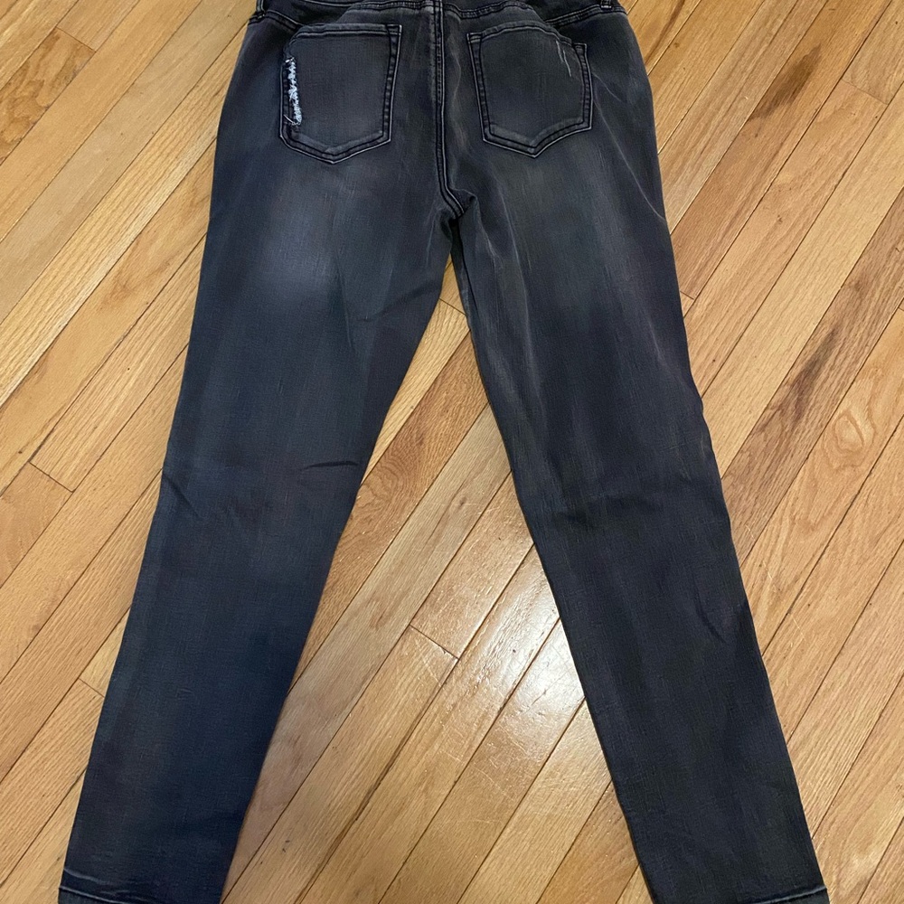 True Craft Women's Black Washed Skinny Jeans with Subtle Distress - Picture 2 of 3